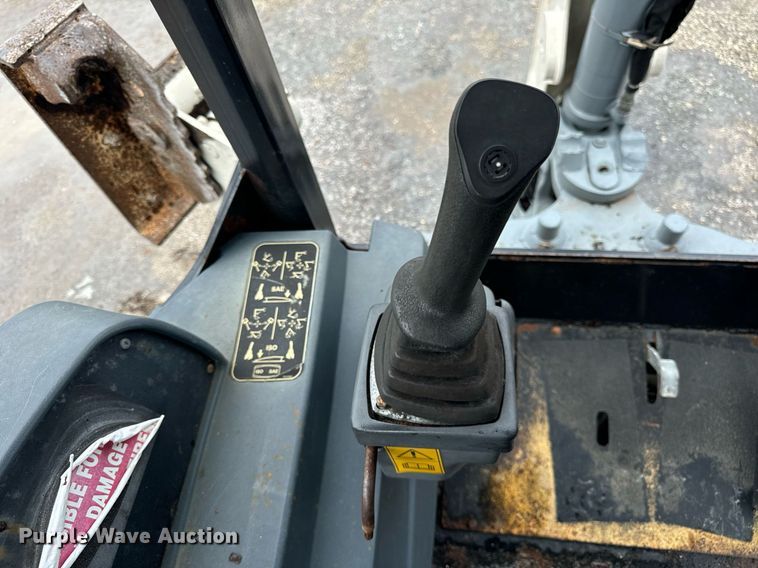 image for item OG9698 Terex TLB840PS backhoe