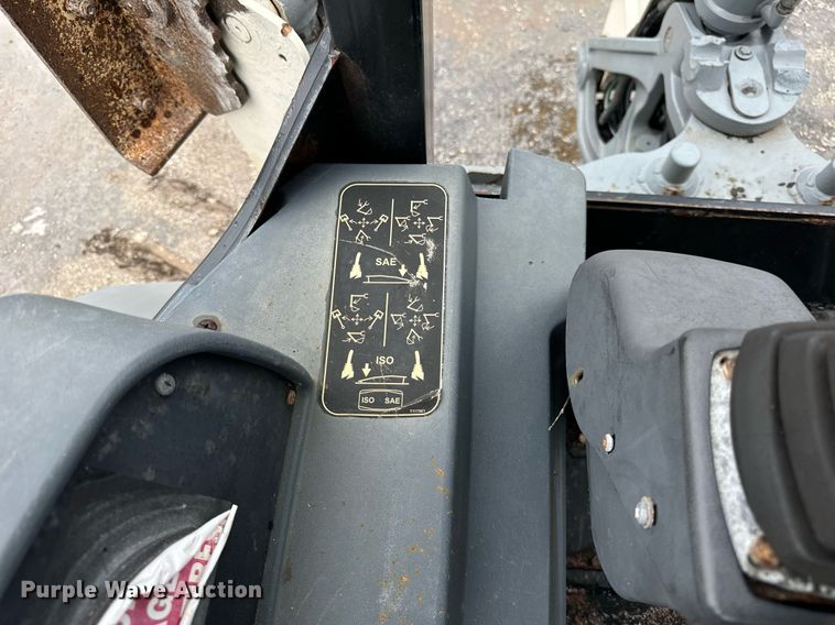 image for item OG9698 Terex TLB840PS backhoe