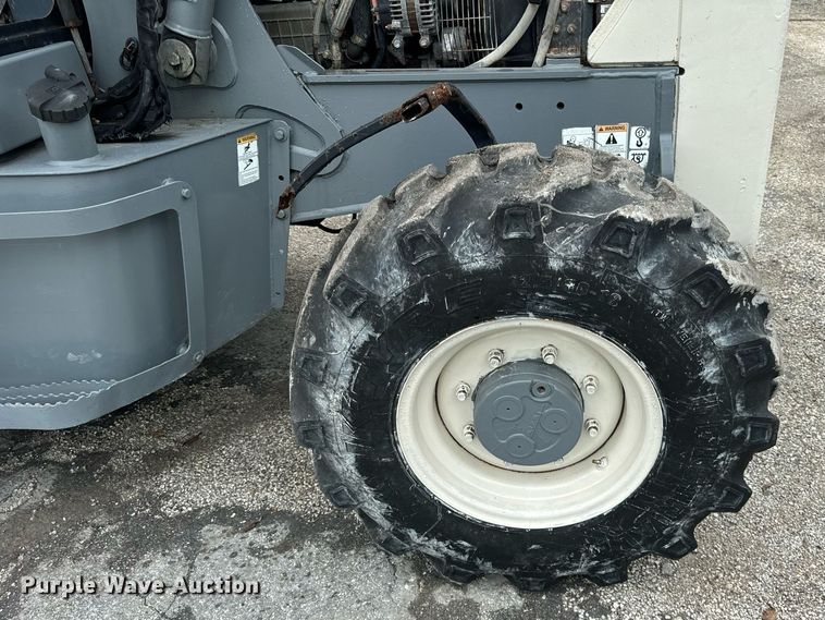 image for item OG9698 Terex TLB840PS backhoe