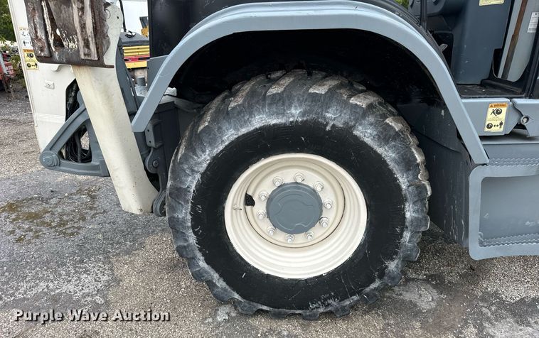 image for item OG9698 Terex TLB840PS backhoe