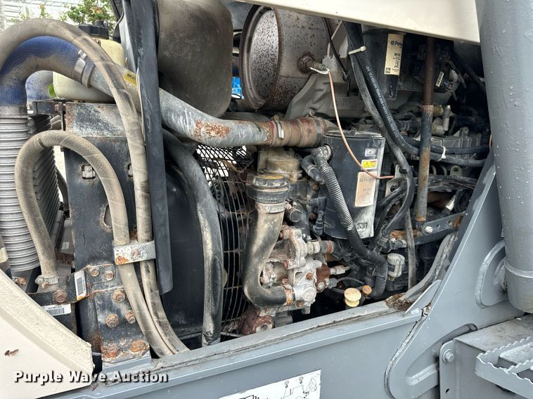 image for item OG9698 Terex TLB840PS backhoe