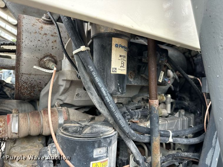 image for item OG9698 Terex TLB840PS backhoe