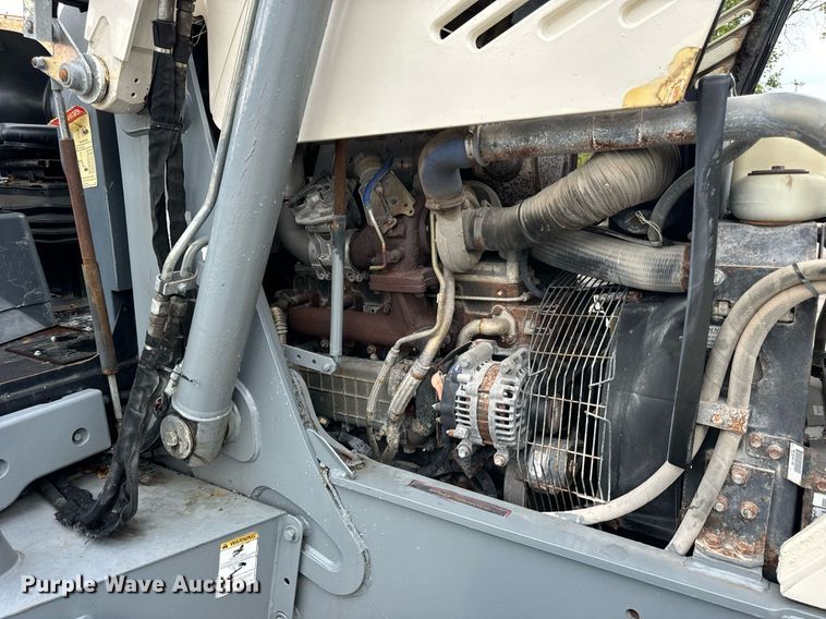 image for item OG9698 Terex TLB840PS backhoe