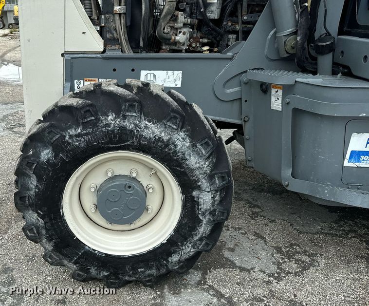 image for item OG9698 Terex TLB840PS backhoe