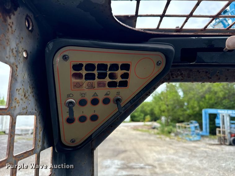 image for item OG9701 Thomas  skid steer loader