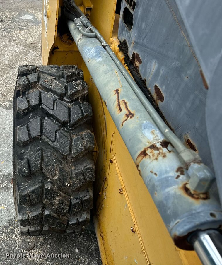 image for item OG9701 Thomas  skid steer loader