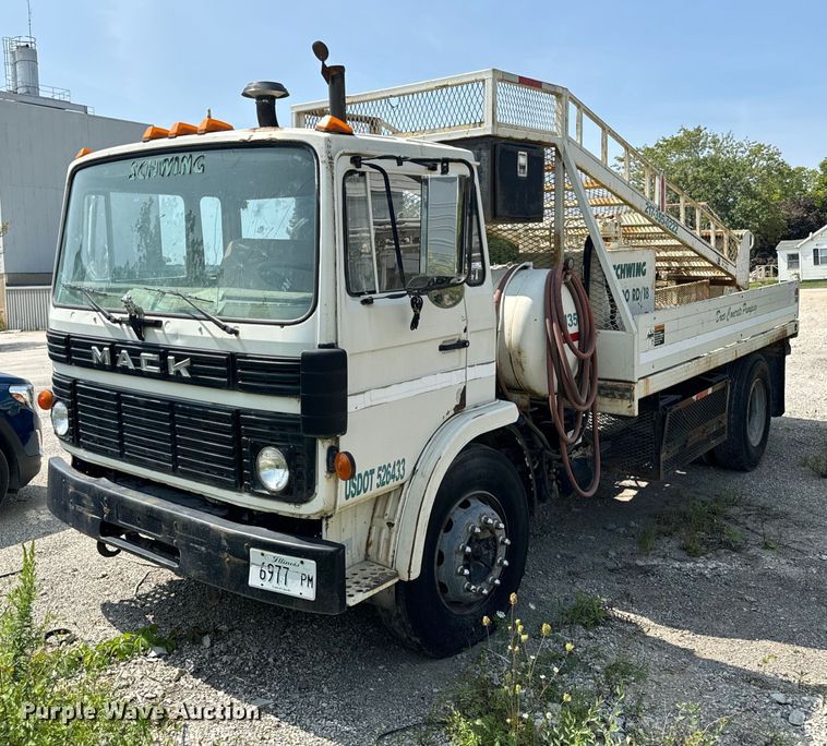 image for item OG9860 1988 Mack  MS200 concrete pump truck