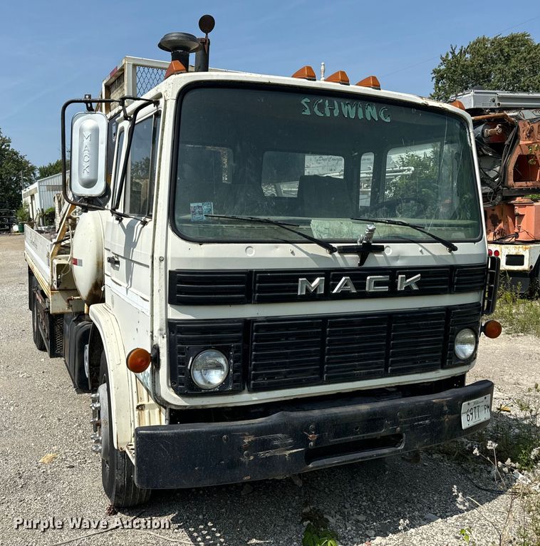 image for item OG9860 1988 Mack  MS200 concrete pump truck