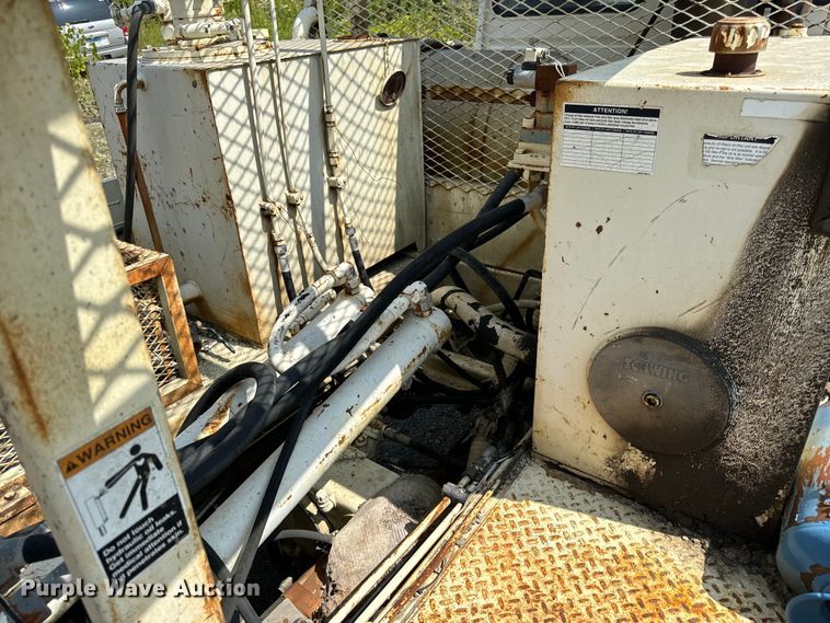 image for item OG9860 1988 Mack  MS200 concrete pump truck