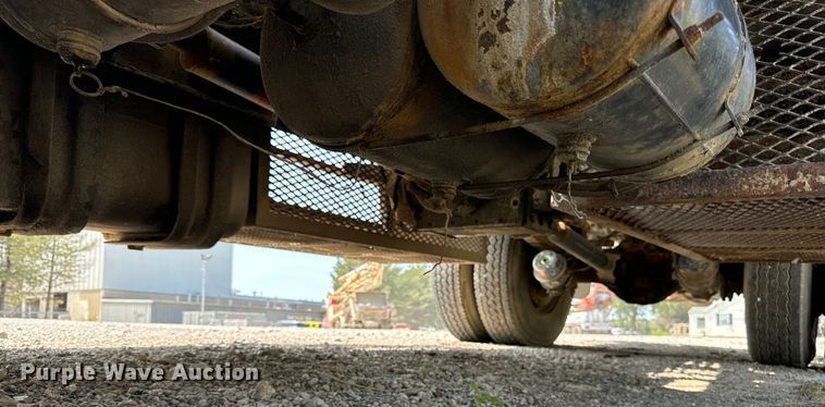 image for item OG9860 1988 Mack  MS200 concrete pump truck