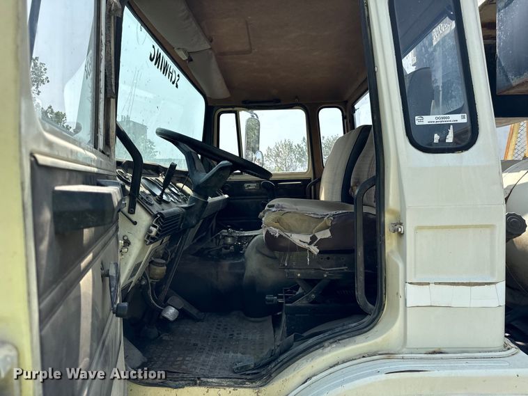 image for item OG9860 1988 Mack  MS200 concrete pump truck