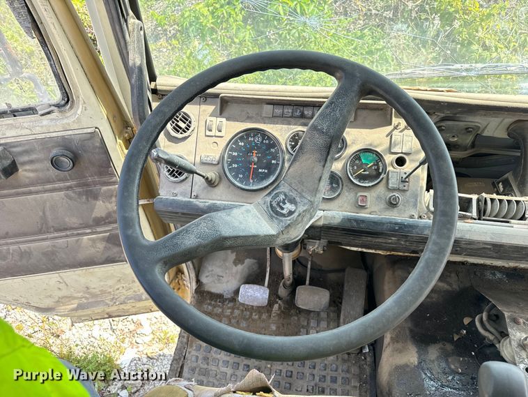 image for item OG9860 1988 Mack  MS200 concrete pump truck