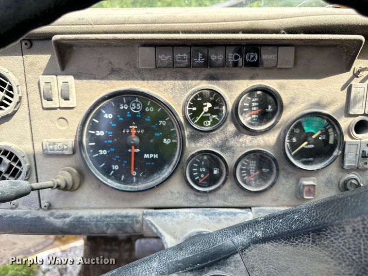 image for item OG9860 1988 Mack  MS200 concrete pump truck