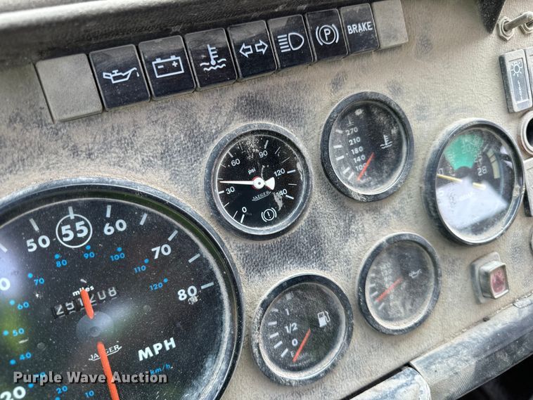 image for item OG9860 1988 Mack  MS200 concrete pump truck