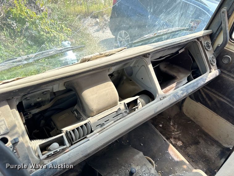 image for item OG9860 1988 Mack  MS200 concrete pump truck