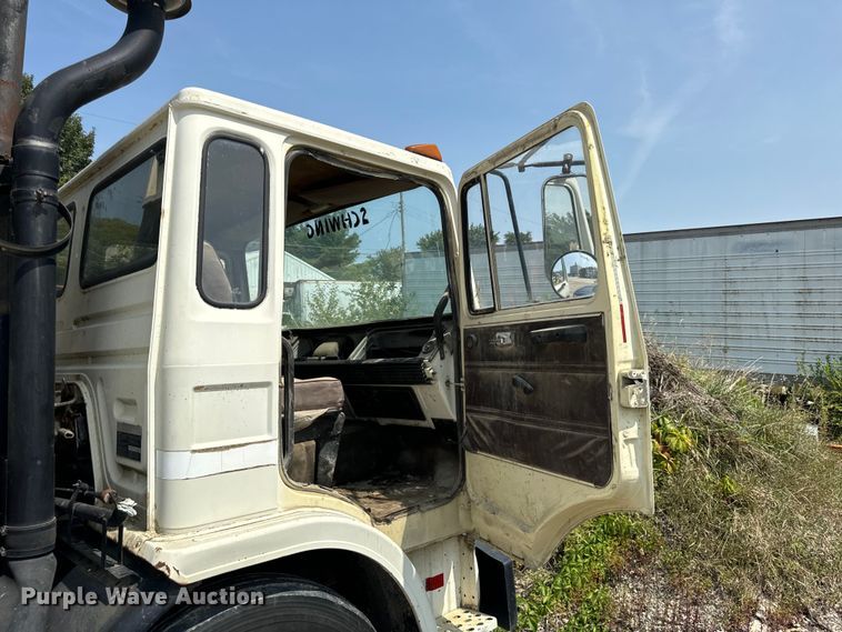 image for item OG9860 1988 Mack  MS200 concrete pump truck