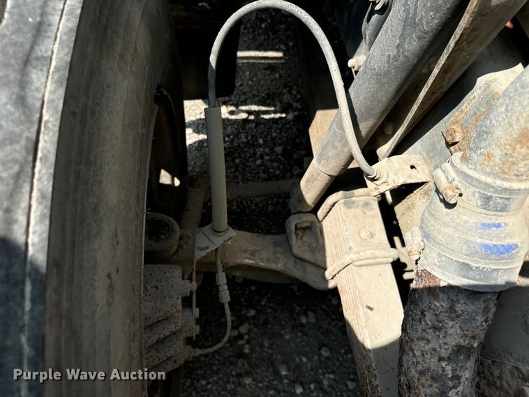 image for item OG9860 1988 Mack  MS200 concrete pump truck