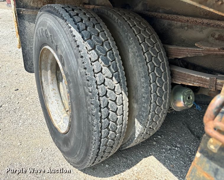 image for item OG9860 1988 Mack  MS200 concrete pump truck