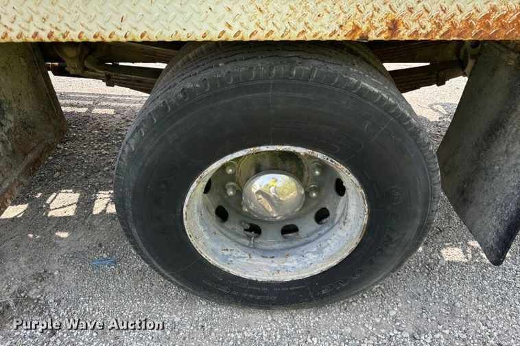 image for item OG9860 1988 Mack  MS200 concrete pump truck