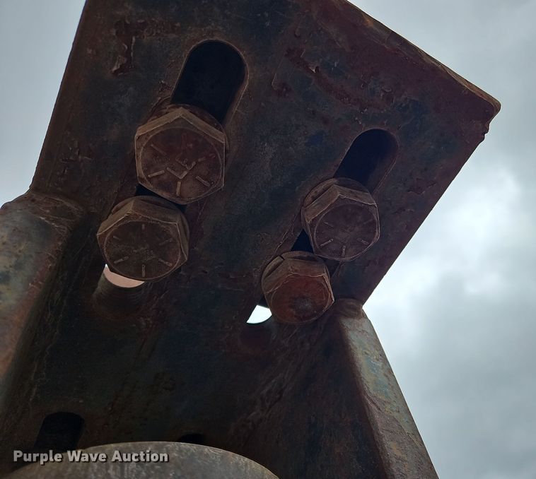 image for item OJ9874 OEC pile driver / extractor 