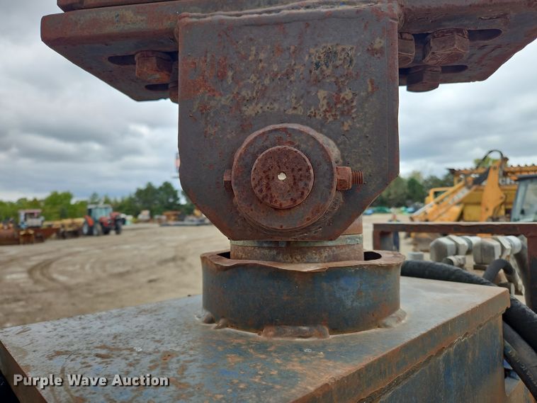 image for item OJ9874 OEC pile driver / extractor 