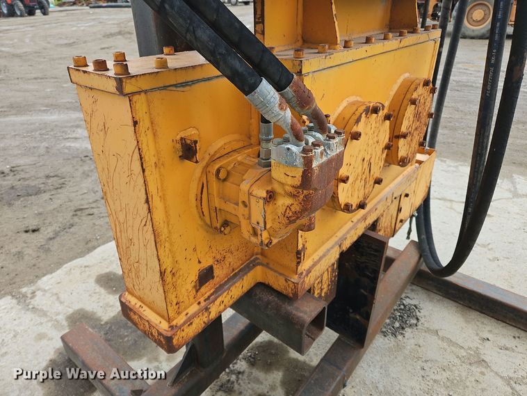 image for item OJ9874 OEC pile driver / extractor 