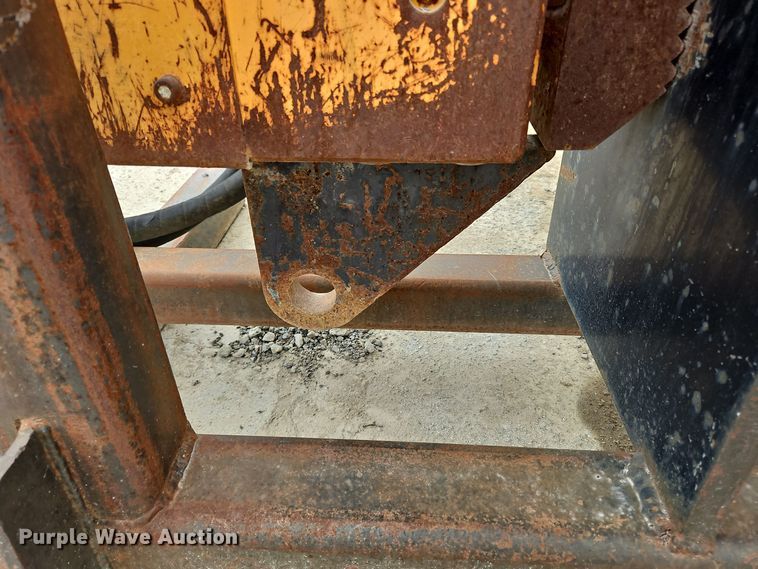 image for item OJ9874 OEC pile driver / extractor 