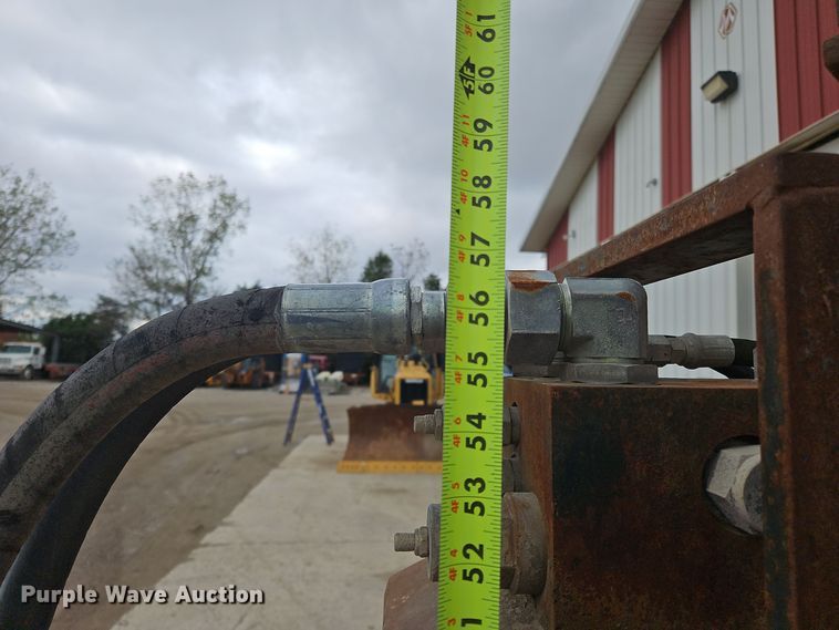 image for item OJ9874 OEC pile driver / extractor 