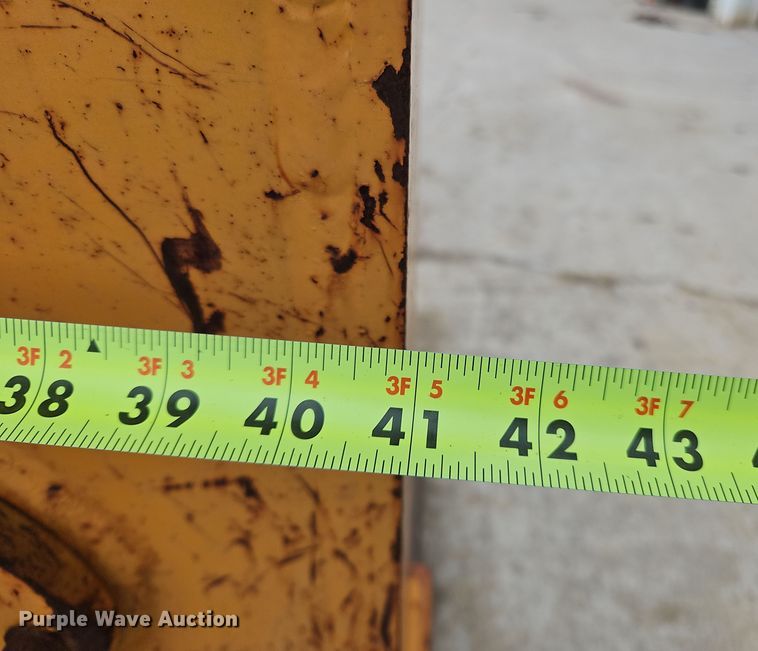 image for item OJ9874 OEC pile driver / extractor 