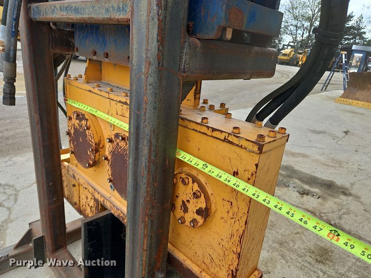 image for item OJ9874 OEC pile driver / extractor 