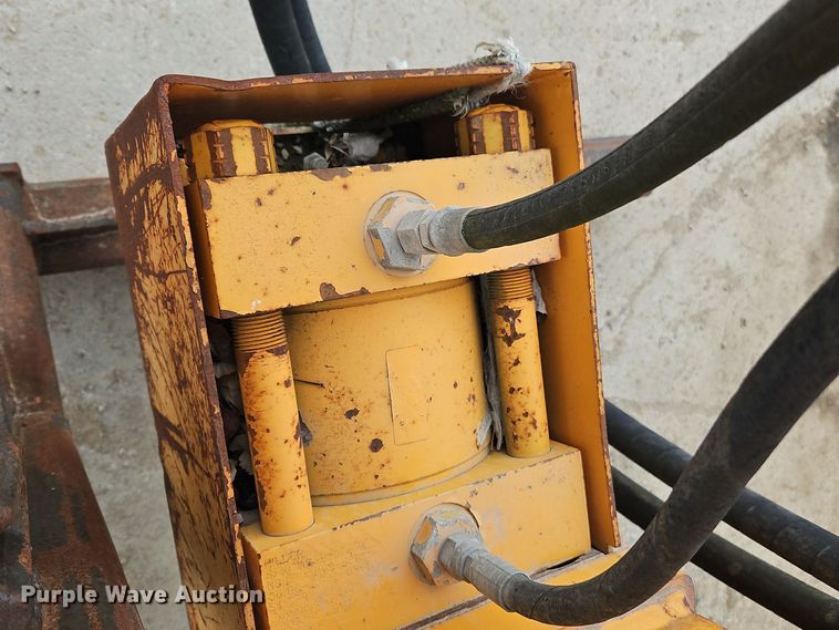 image for item OJ9874 OEC pile driver / extractor 