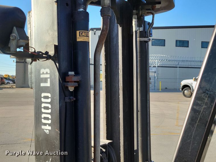 image for item DN3591 1993 Hyster S40XL-MIL forklift