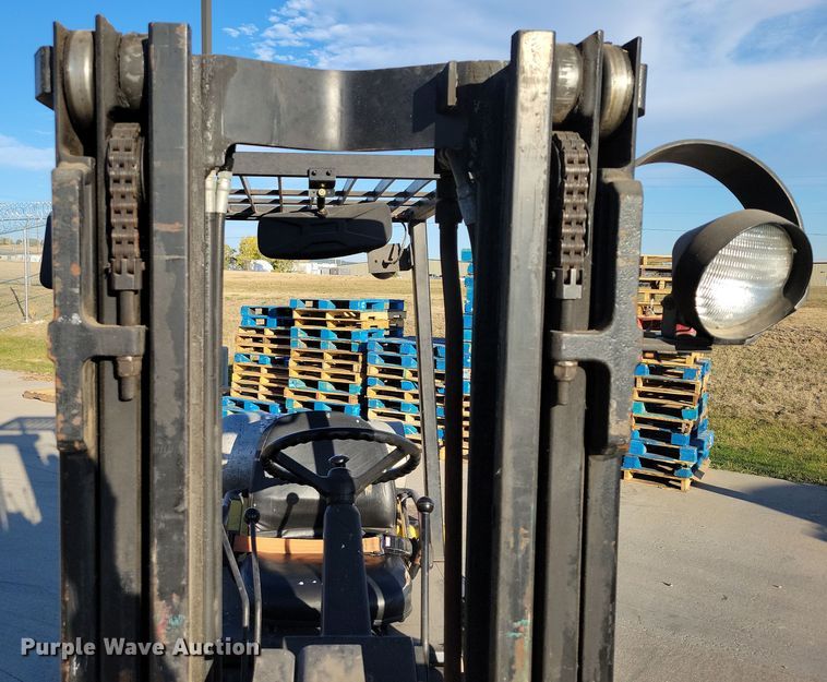 image for item DN3591 1993 Hyster S40XL-MIL forklift