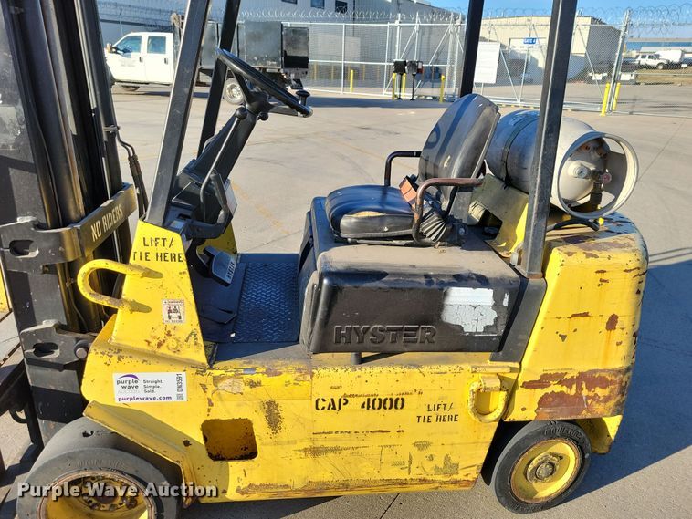 image for item DN3591 1993 Hyster S40XL-MIL forklift