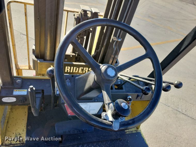 image for item DN3591 1993 Hyster S40XL-MIL forklift