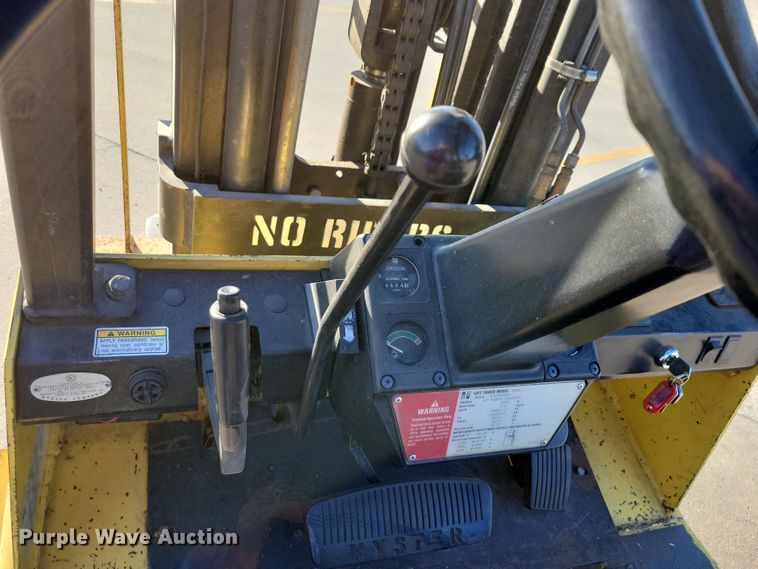 image for item DN3591 1993 Hyster S40XL-MIL forklift