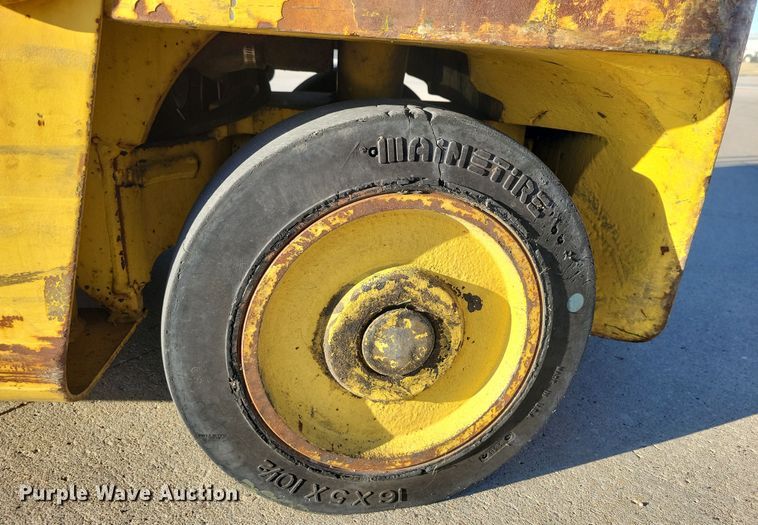 image for item DN3591 1993 Hyster S40XL-MIL forklift