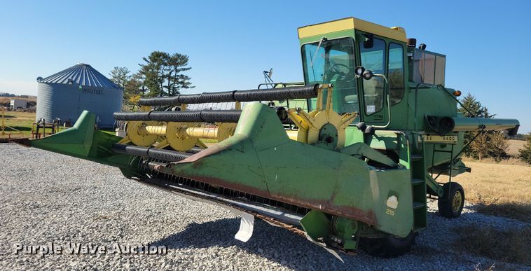 image for item DN3607 1978 John Deere 4400 combine