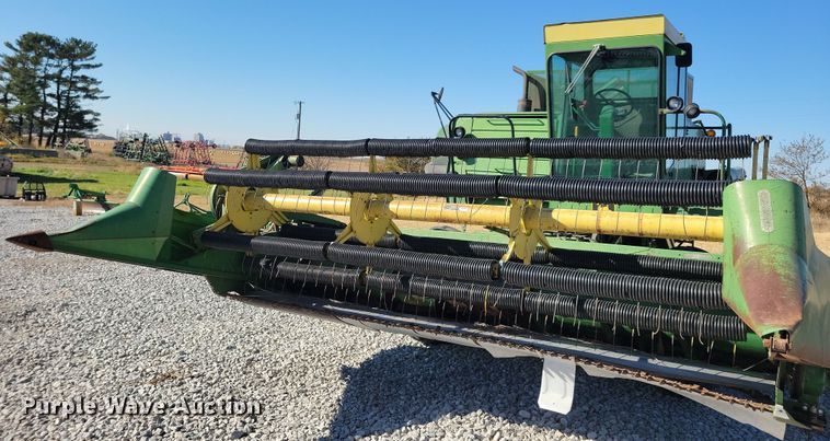 image for item DN3607 1978 John Deere 4400 combine