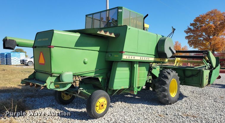 image for item DN3607 1978 John Deere 4400 combine