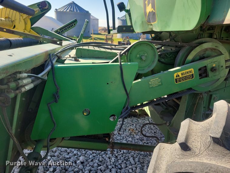 image for item DN3607 1978 John Deere 4400 combine