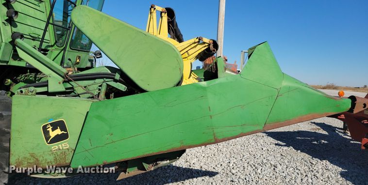 image for item DN3607 1978 John Deere 4400 combine