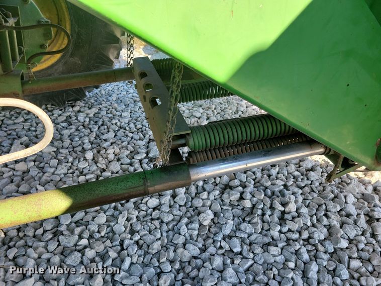 image for item DN3607 1978 John Deere 4400 combine