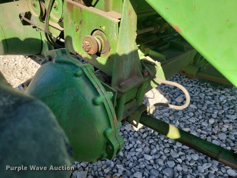 image for item DN3607 1978 John Deere 4400 combine