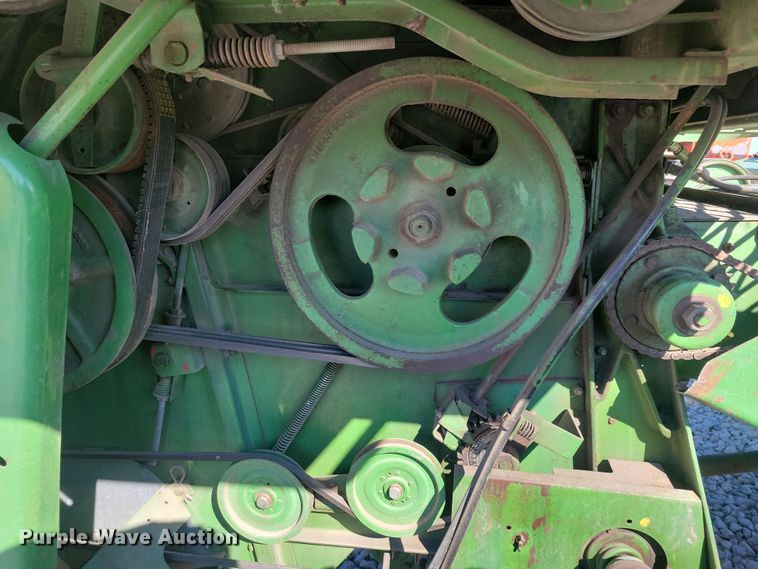 image for item DN3607 1978 John Deere 4400 combine