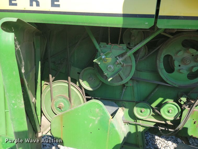 image for item DN3607 1978 John Deere 4400 combine