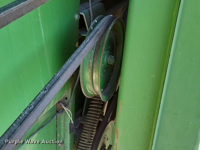 image for item DN3607 1978 John Deere 4400 combine