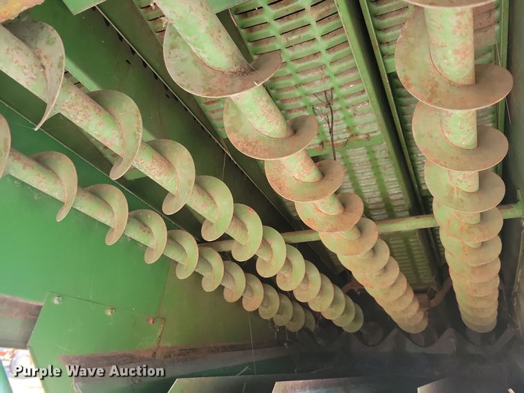 image for item DN3607 1978 John Deere 4400 combine