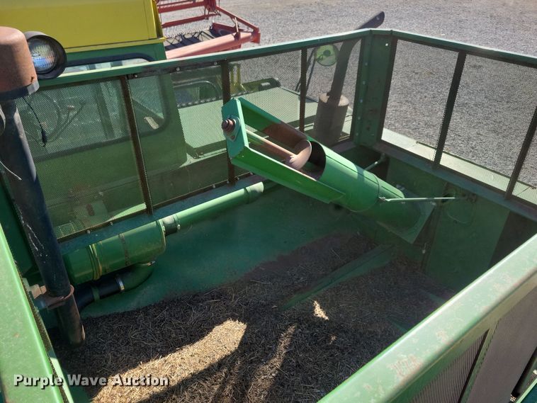 image for item DN3607 1978 John Deere 4400 combine