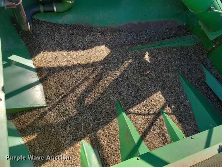 image for item DN3607 1978 John Deere 4400 combine